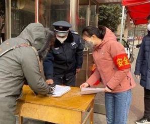 讓黨旗在防控斗爭第一線(xiàn)高高飄揚