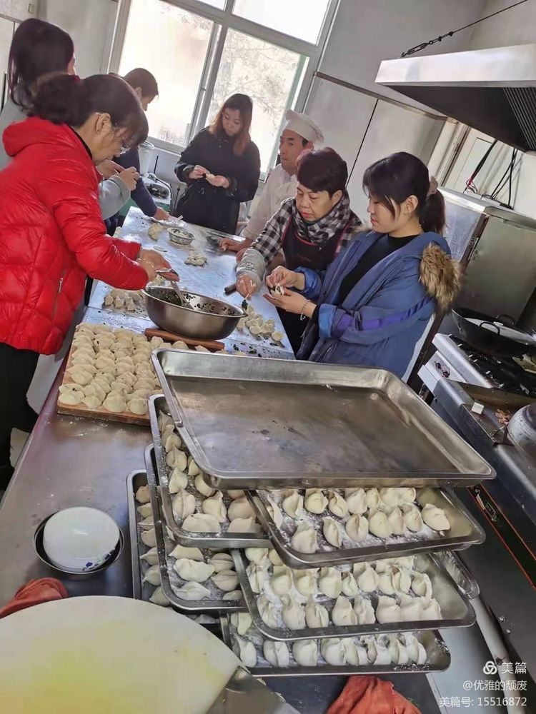 快樂(lè )包餃子，溫暖過(guò)冬至