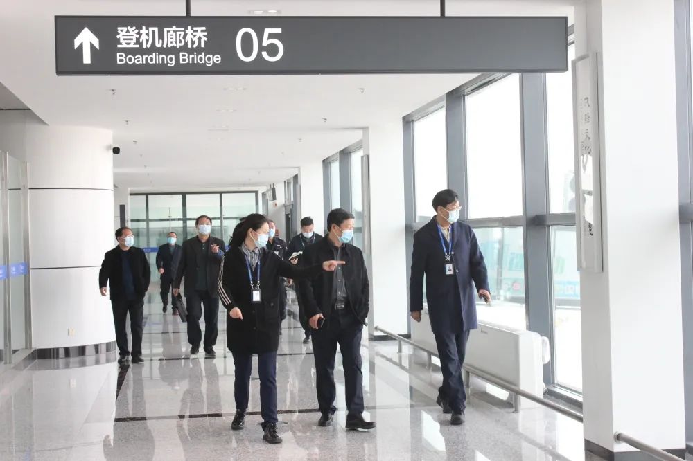 市交投集團張玉珠一行到邯鄲機場(chǎng)檢查疫情防控及安全生產(chǎn)工作