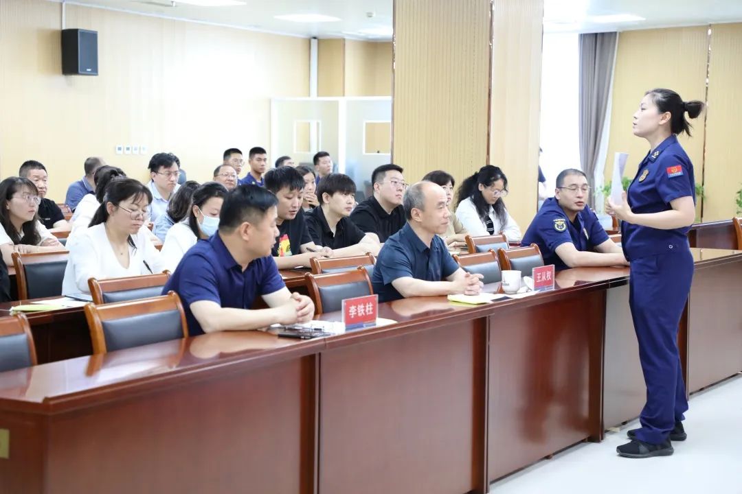 邯鄲交投集團組織召開(kāi)消防安全培訓會(huì )和應急疏散演練